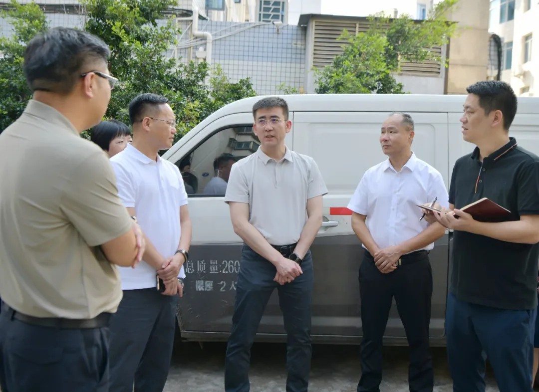 县政府主要领导开展“四下基层”现场办公，推进老旧小区提质改造